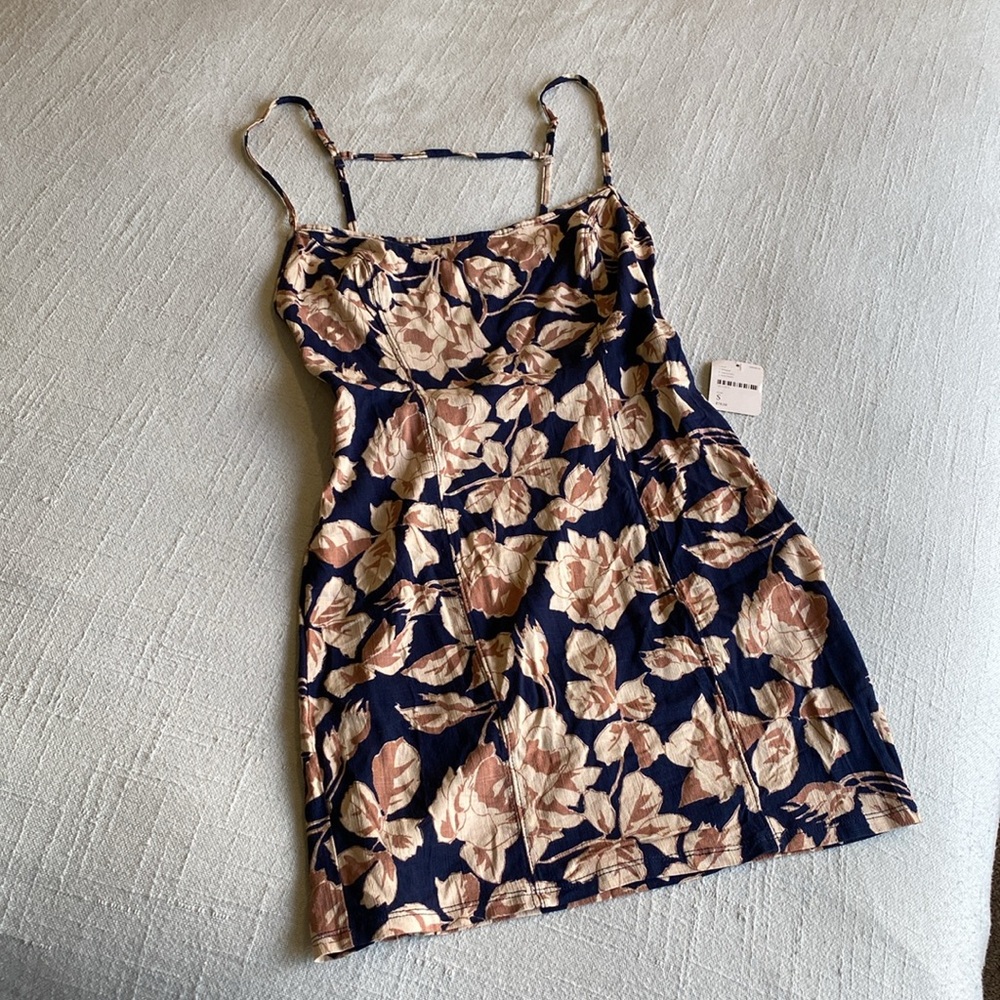 🌼 NWT Free People Floral Strappy back open back mini dress very flattering